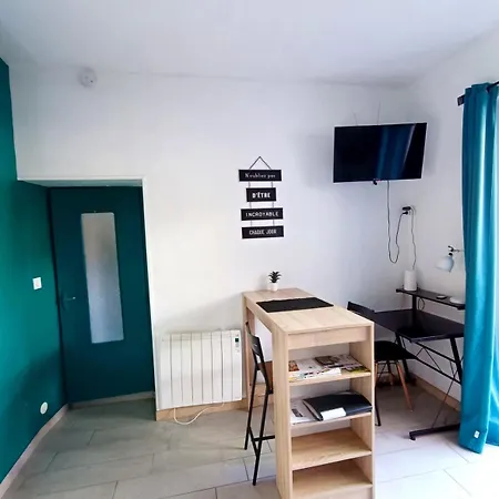 Equipe Avec Terrasse A 600m Du Centre Thermal Apartment